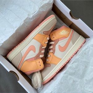 Women Air Jordan 1 Mid Apricot 👟